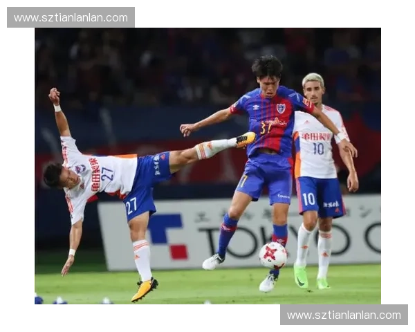 全景呈现足球赛事直播精华与精彩瞬间回放解析深度复盘与战术看点